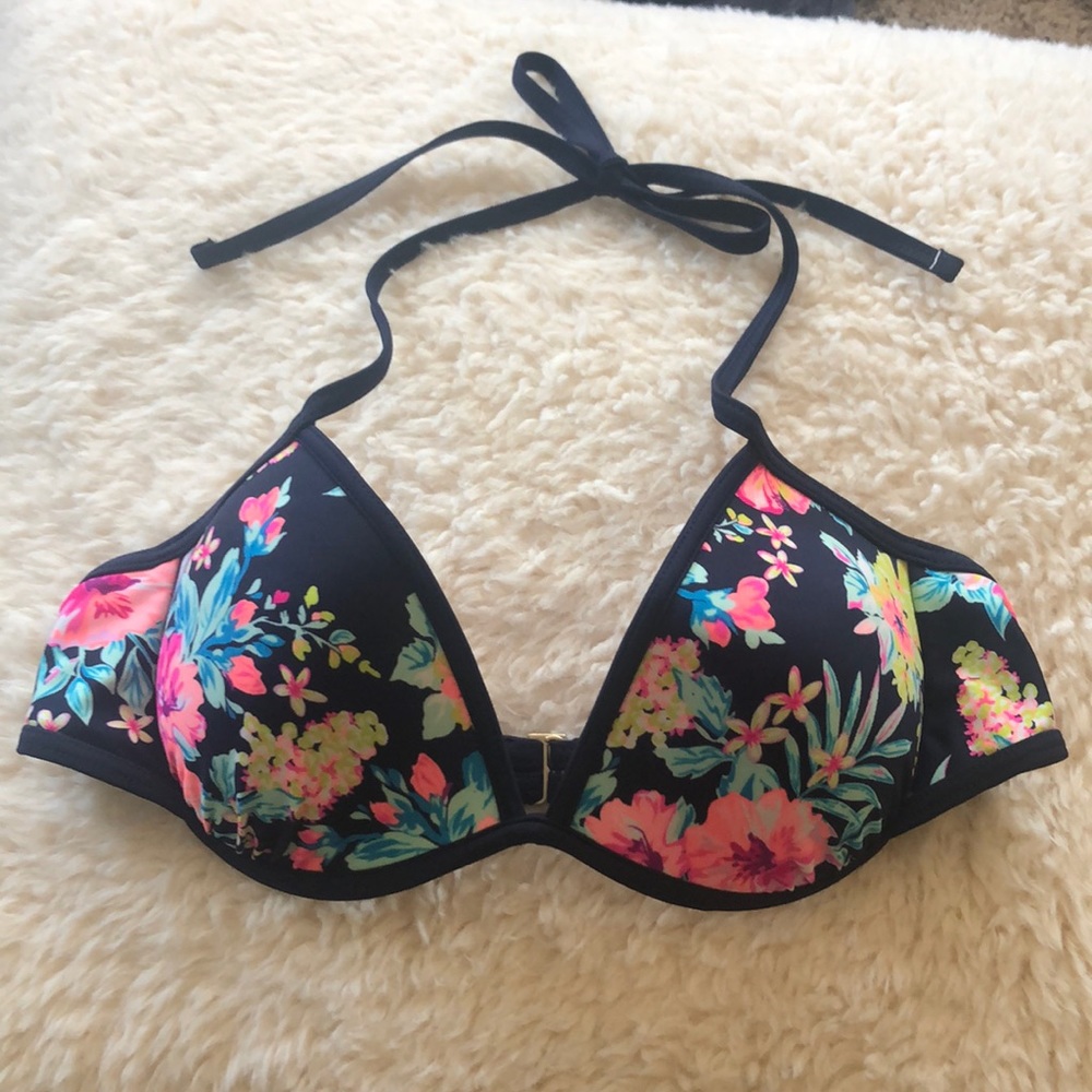 🌸BOGO Floral Print Bikini Top